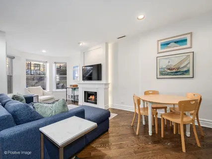 $675,000 | 1952 North Seminary Avenue, Unit 1F, Chicago, IL 60614