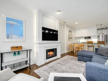 $675,000 | 1952 North Seminary Avenue, Unit 1F, Chicago, IL 60614