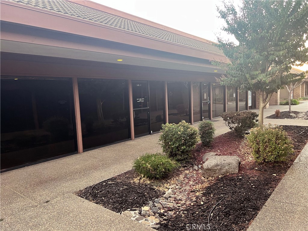 840 West Olive Avenue, Unit C Merced, CA 95348 - Photo 23 of 26 a front view of a house