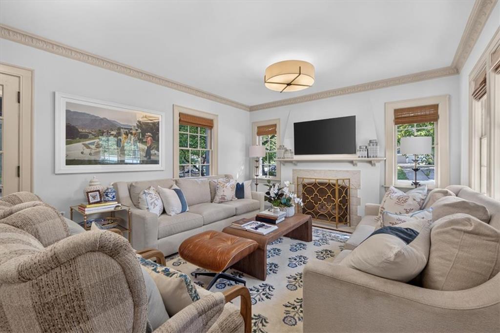 6848 Edgevale Road Kansas City, MO 64113 - Photo 5 of 36 Gallery Image 5