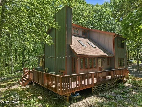 $310,000 | 805 Mustang Court, Hawley, PA 18428