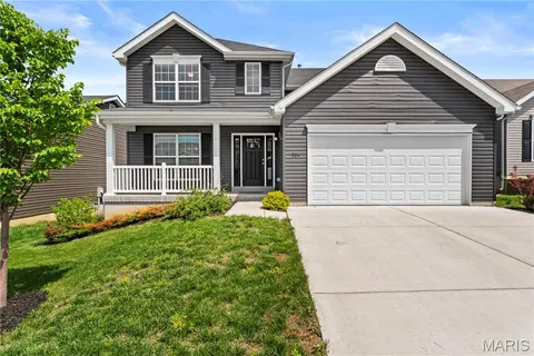 $389,900 | 204 Stone Vw Court, Fenton, MO 63026