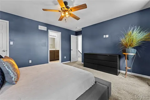 $389,900 | 204 Stone Vw Court, Fenton, MO 63026