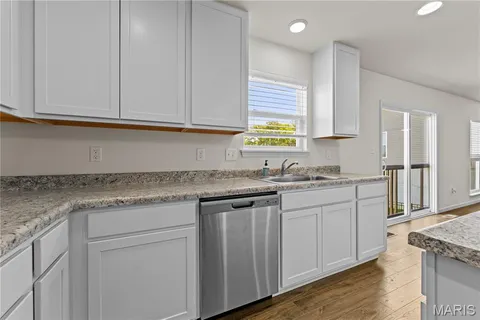 $389,900 | 204 Stone Vw Court, Fenton, MO 63026