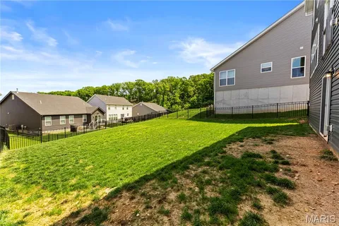 $389,900 | 204 Stone Vw Court, Fenton, MO 63026