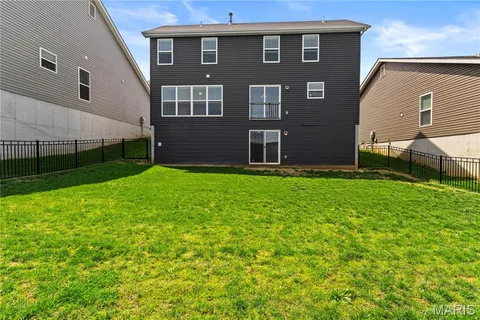 $389,900 | 204 Stone Vw Court, Fenton, MO 63026