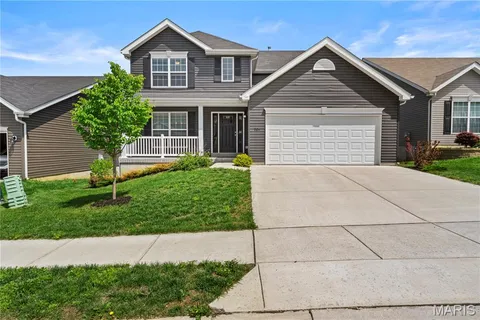 $389,900 | 204 Stone Vw Court, Fenton, MO 63026