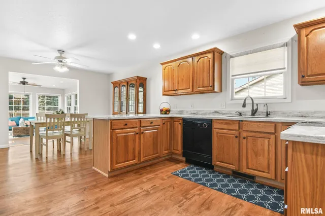 $2,400 | 1419 Redwood Drive, Chatham, IL 62629