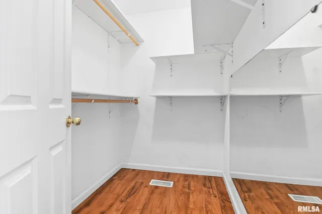 $2,400 | 1419 Redwood Drive, Chatham, IL 62629