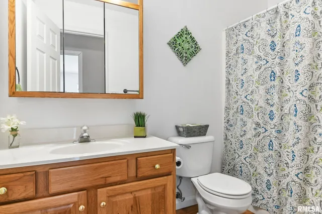 $2,400 | 1419 Redwood Drive, Chatham, IL 62629