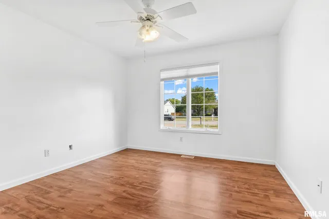 $2,400 | 1419 Redwood Drive, Chatham, IL 62629