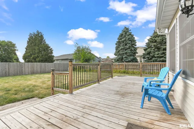 $2,400 | 1419 Redwood Drive, Chatham, IL 62629