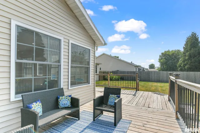 $2,400 | 1419 Redwood Drive, Chatham, IL 62629