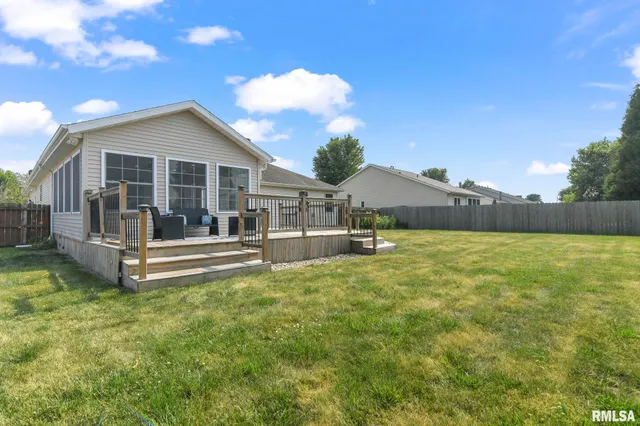 $2,400 | 1419 Redwood Drive, Chatham, IL 62629
