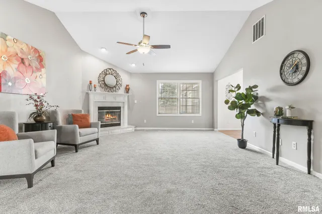 $2,400 | 1419 Redwood Drive, Chatham, IL 62629