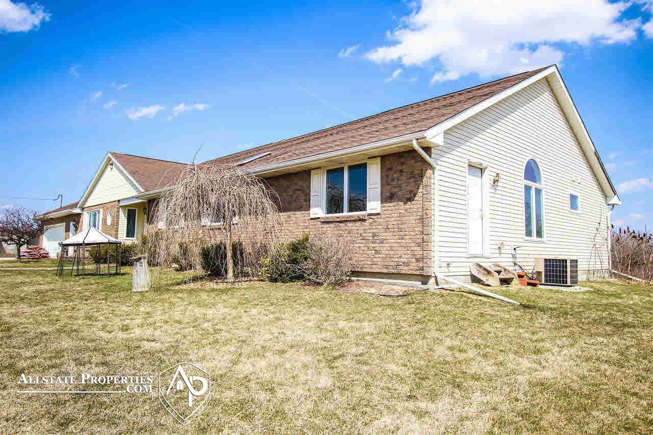 3156 North Henderson Road Davison, MI 48423 - Photo 2 of 34 21435045-1.JPG