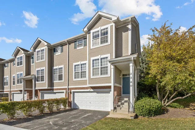 $2,470 | 2260 Hudson Circle, Aurora, IL 60502
