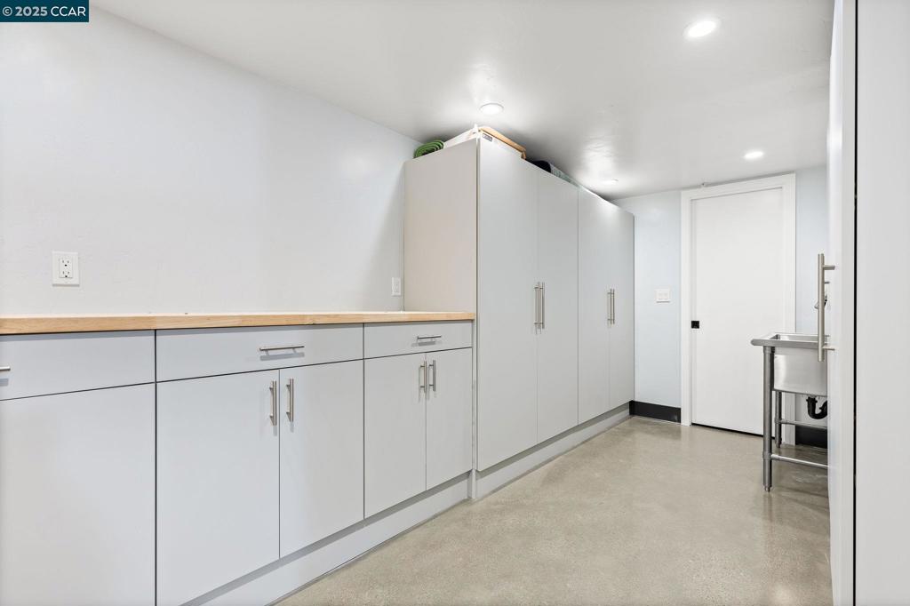 100 Moraga Way Orinda, CA 94563 - Photo 33 of 48 a view of an empty room