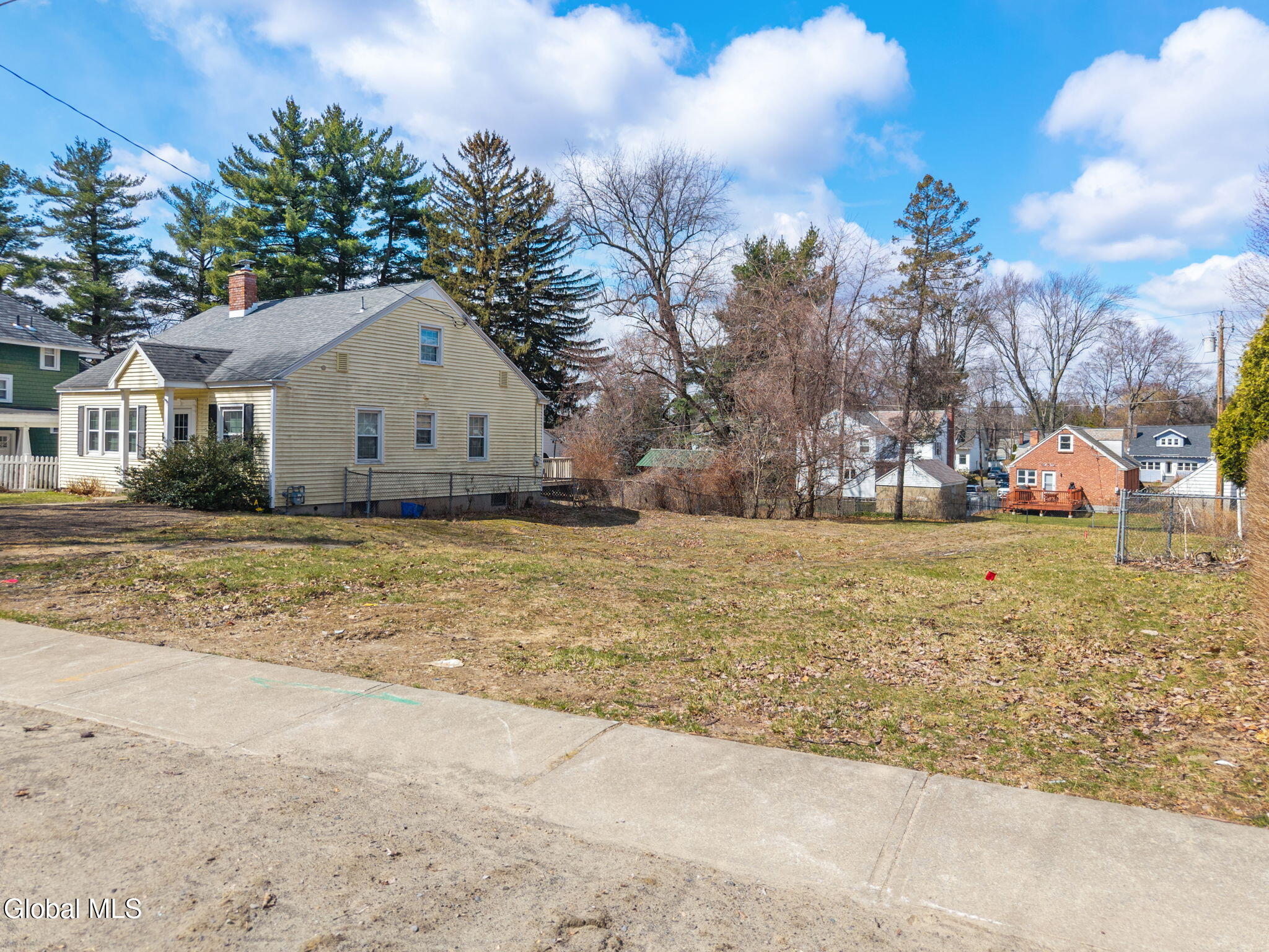 10 Oxford Road Albany, NY 12203 - Photo 8 of 11 8-10_Oxford08