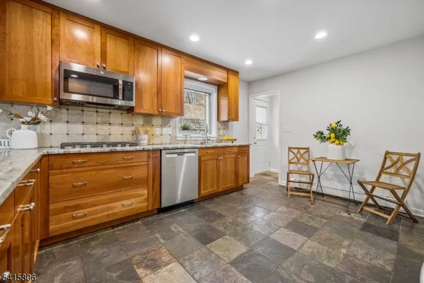 $1,748,000 | 129 Sagamore Road, Millburn, NJ 07041