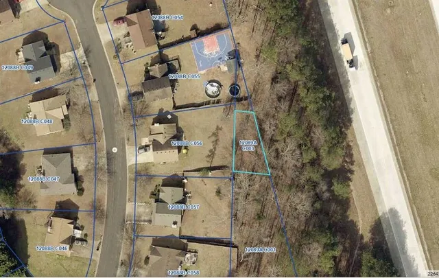 a picture of a wall with a rug