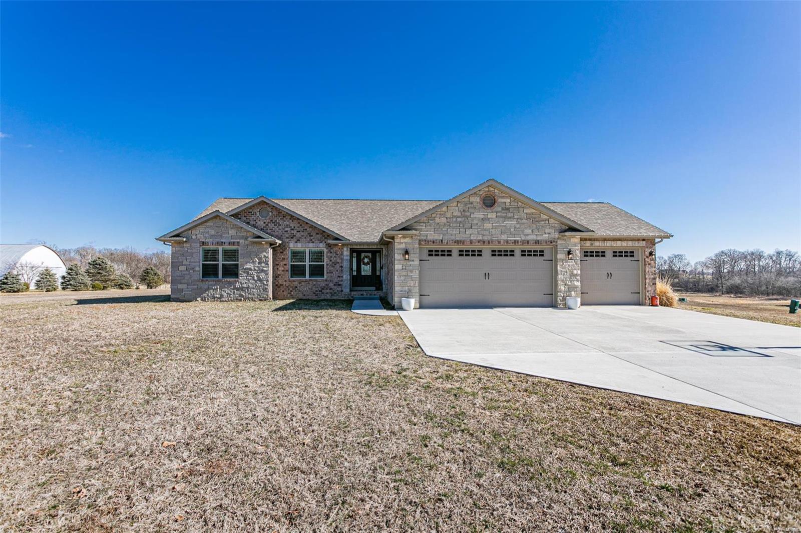 2576 Becker Road Highland, IL 62249 - Photo 1 of 35