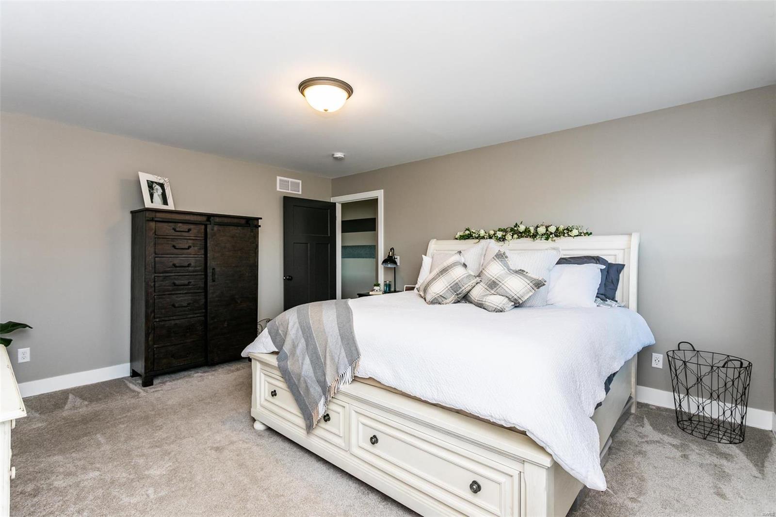 2576 Becker Road Highland, IL 62249 - Photo 14 of 35