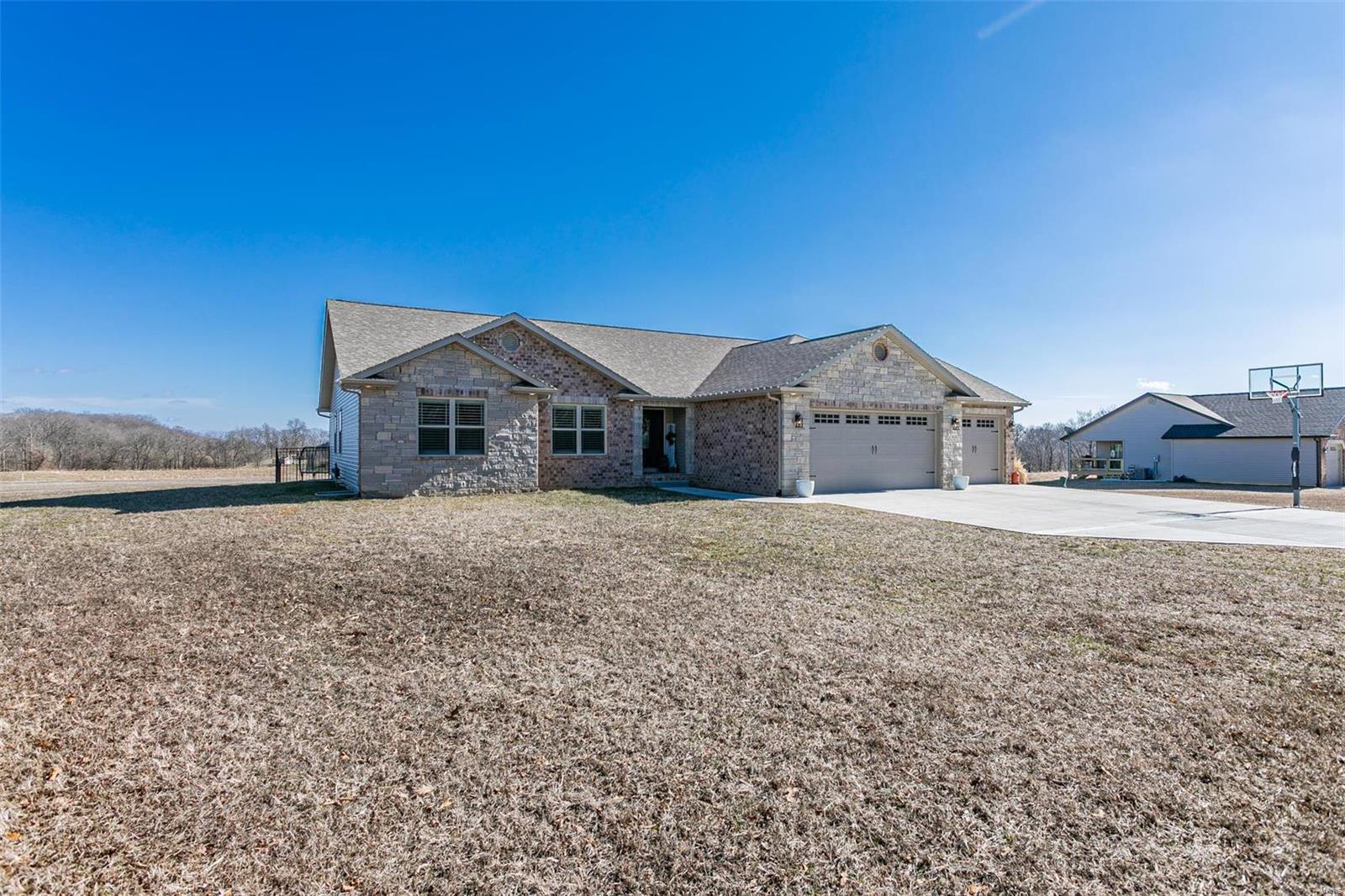 2576 Becker Road Highland, IL 62249 - Photo 27 of 35