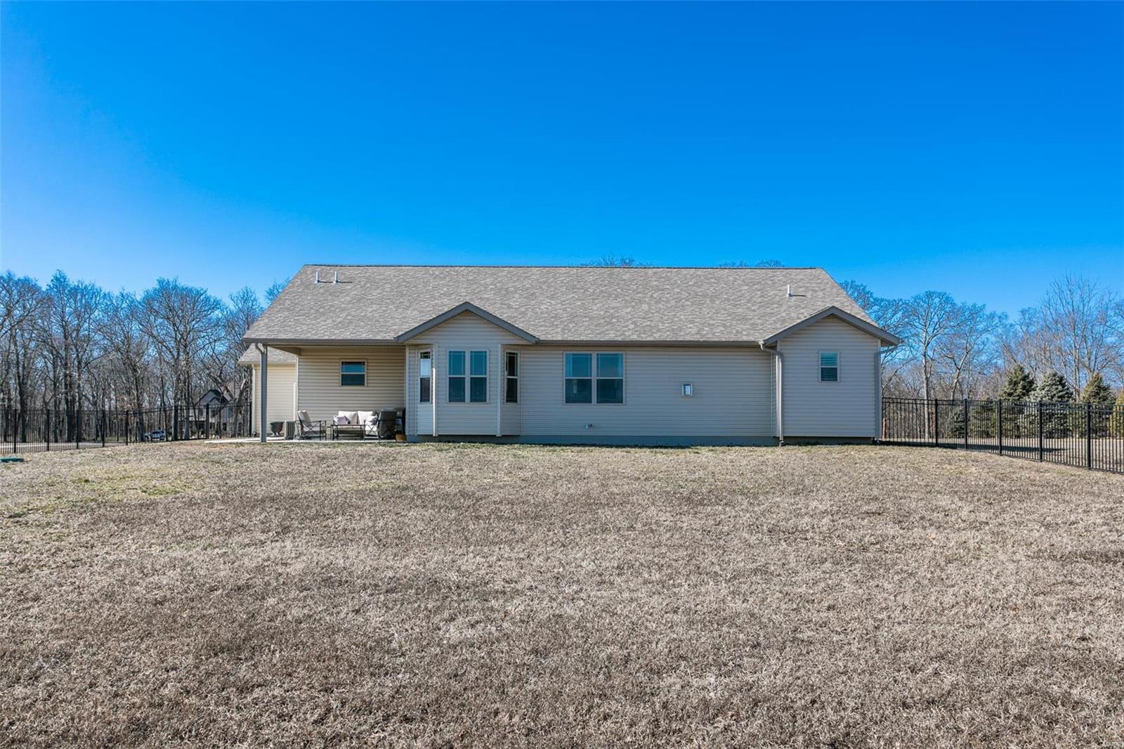 2576 Becker Road Highland, IL 62249 - Photo 29 of 35