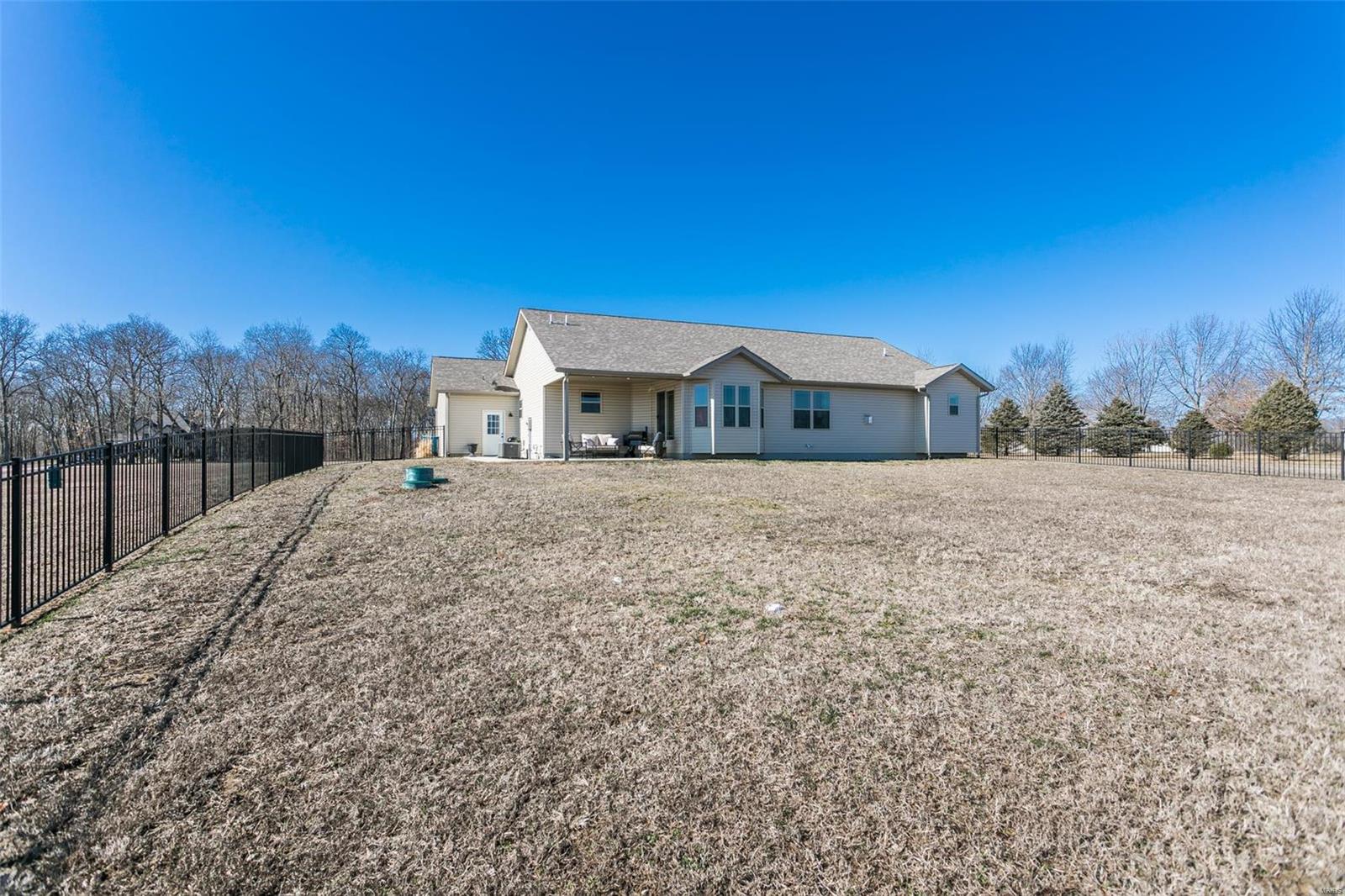 2576 Becker Road Highland, IL 62249 - Photo 30 of 35