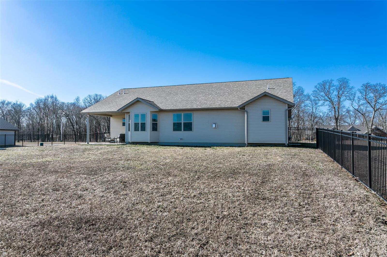 2576 Becker Road Highland, IL 62249 - Photo 31 of 35