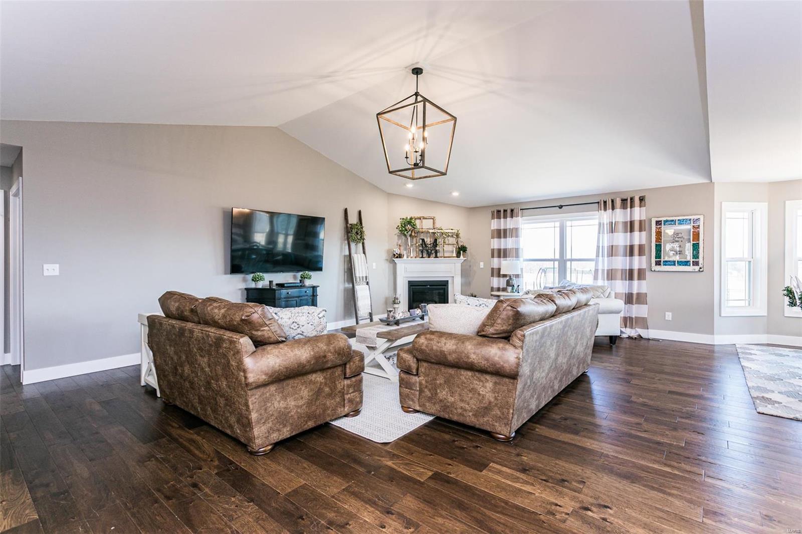 2576 Becker Road Highland, IL 62249 - Photo 5 of 35