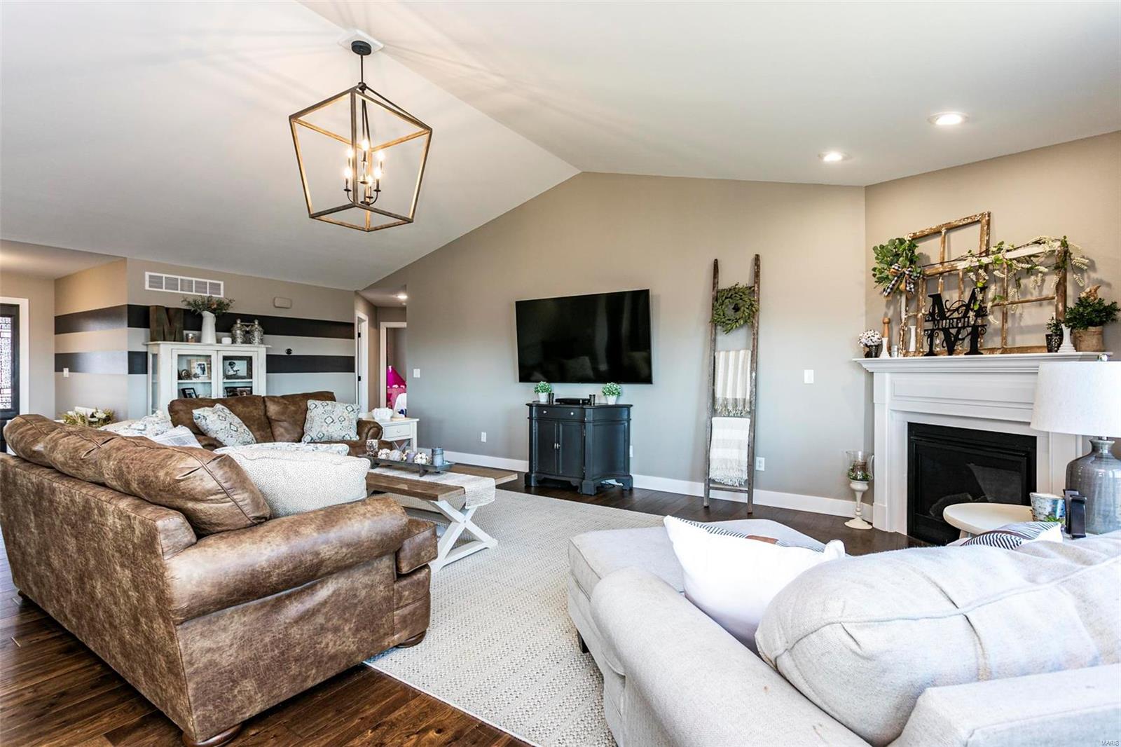 2576 Becker Road Highland, IL 62249 - Photo 7 of 35