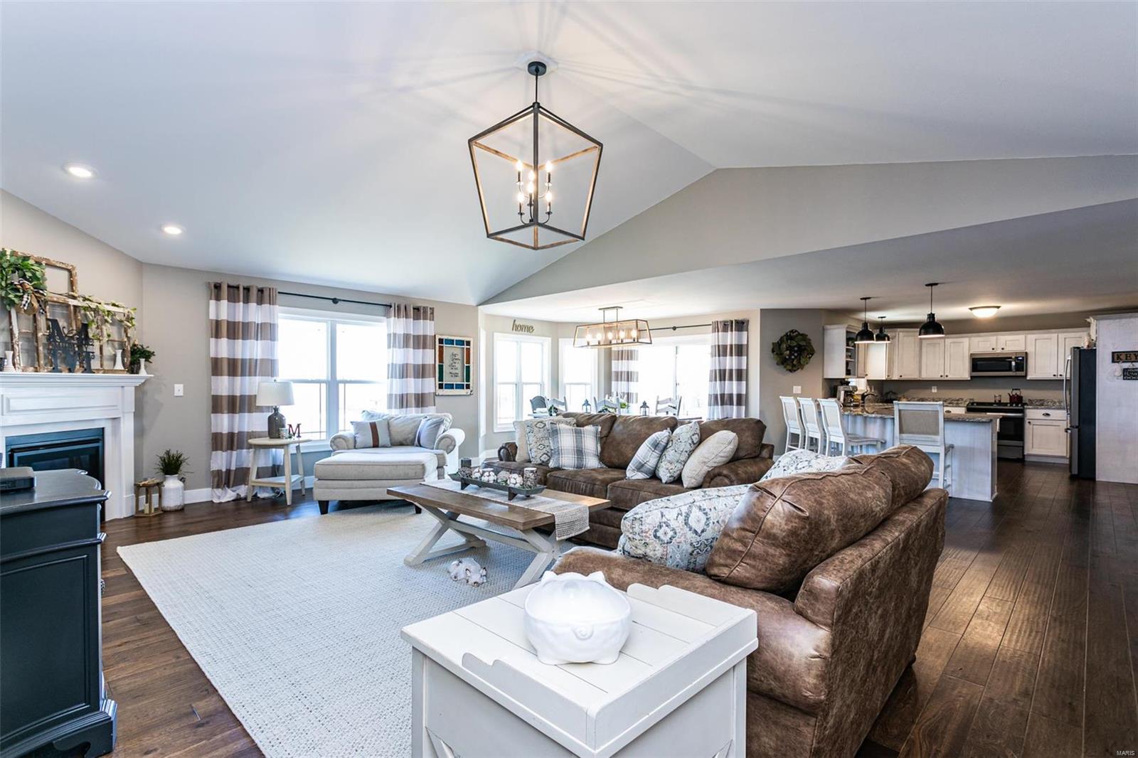2576 Becker Road Highland, IL 62249 - Photo 8 of 35