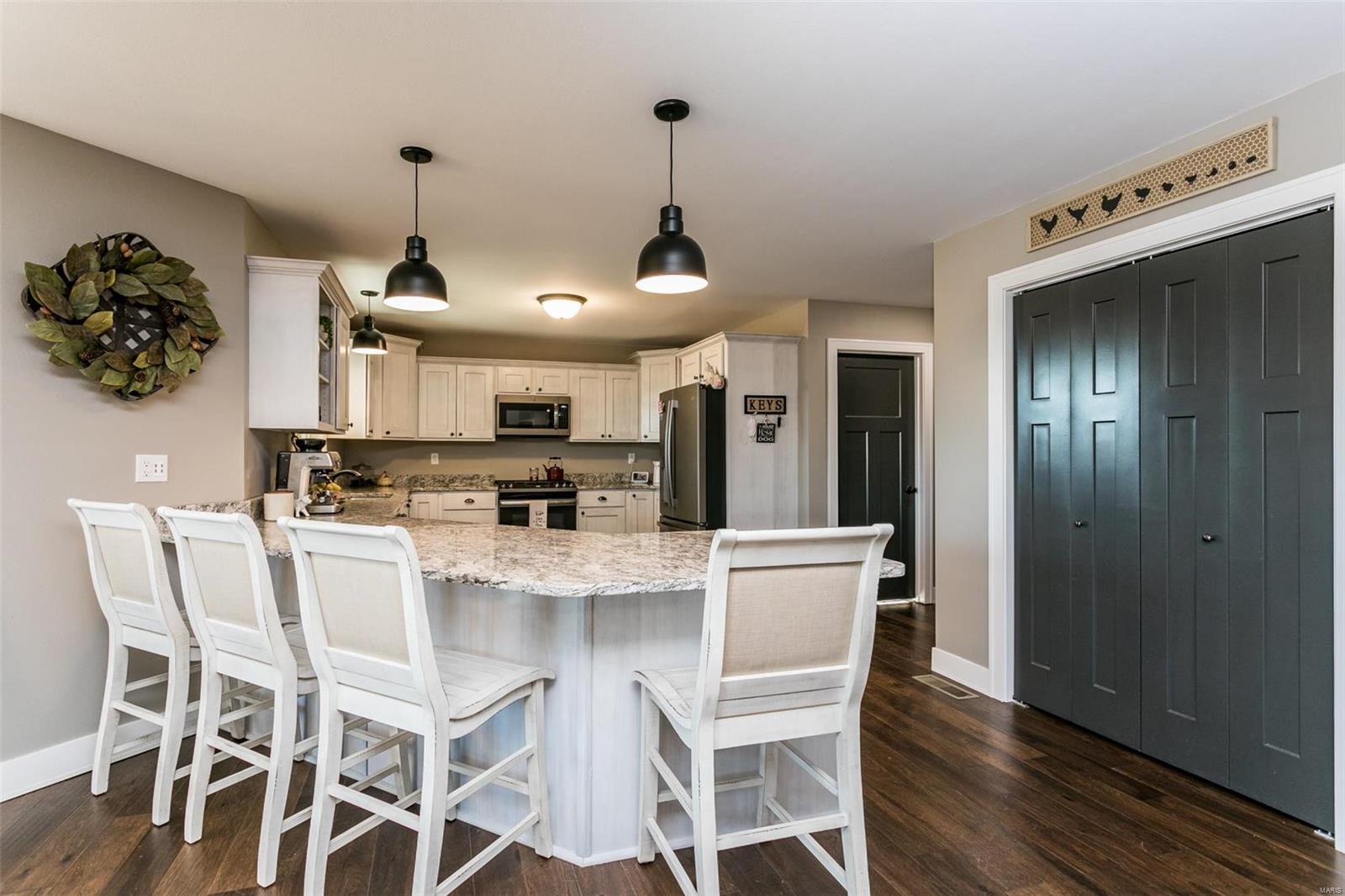 2576 Becker Road Highland, IL 62249 - Photo 10 of 35