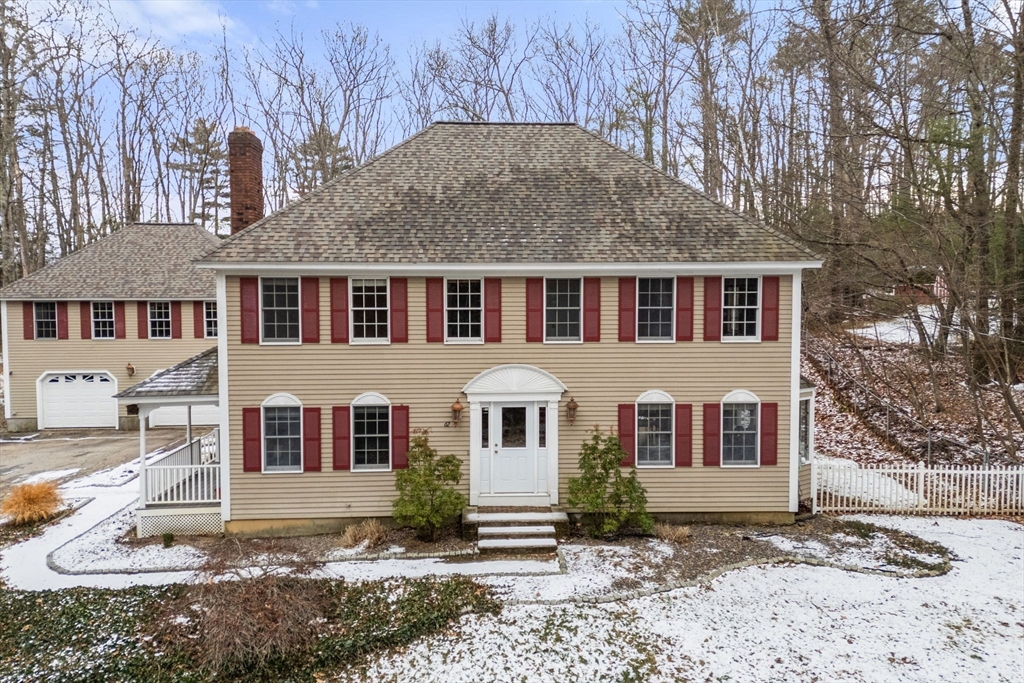 62 Allen Road Sturbridge, MA 01566 - Photo 2 of 41 a front view of a house with a yard
