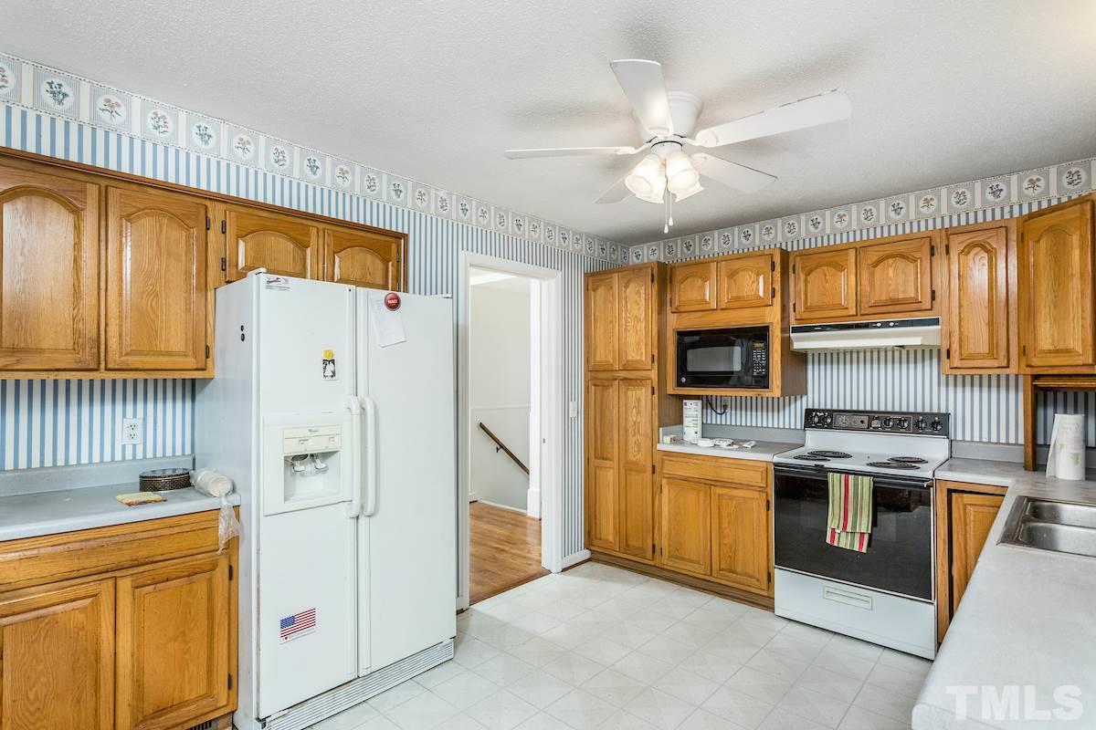 1304 Medfield Road Raleigh, NC 27607 - Photo 11 of 30