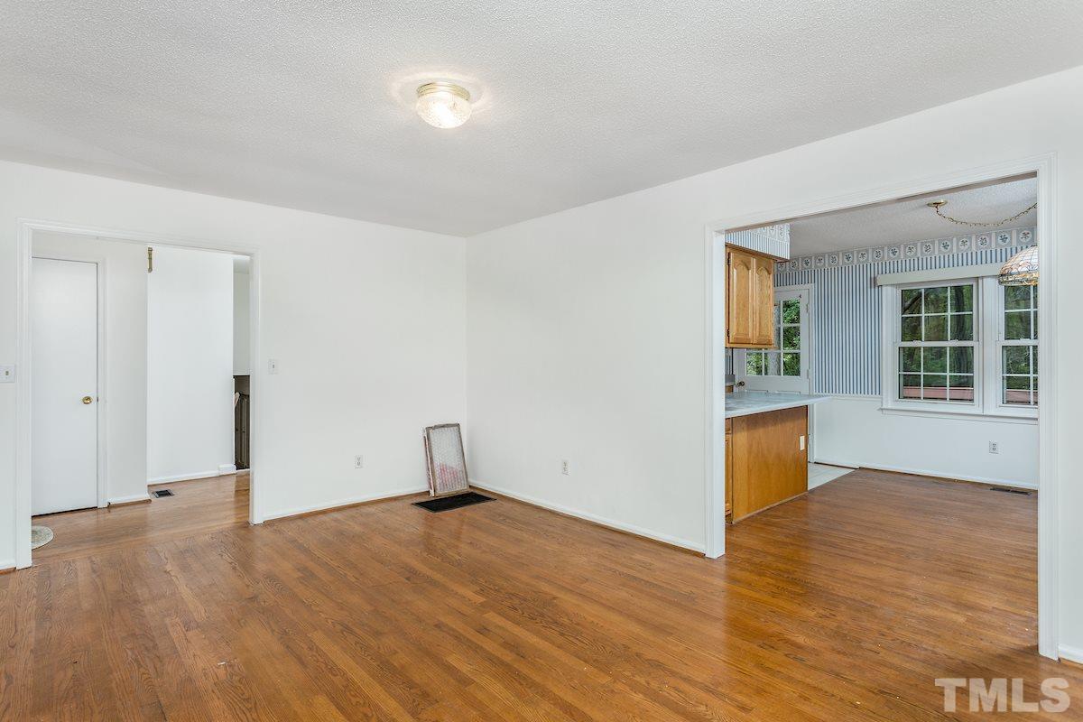 1304 Medfield Road Raleigh, NC 27607 - Photo 6 of 30