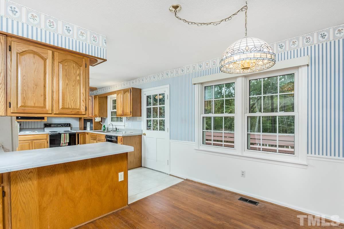 1304 Medfield Road Raleigh, NC 27607 - Photo 10 of 30