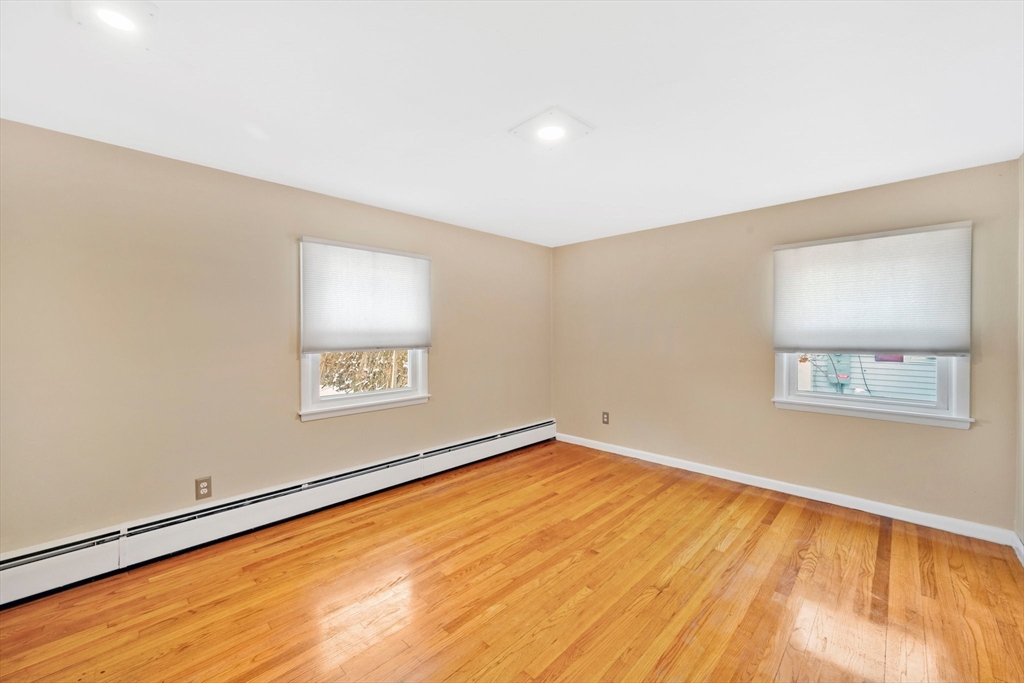 6 Cornwall Street Springfield, MA 01104 - Photo 13 of 40 a view of an empty room with a window