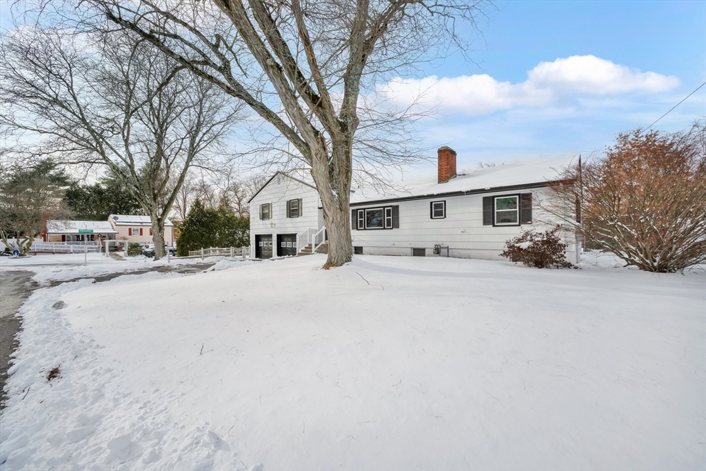 6 Cornwall Street Springfield, MA 01104 - Photo 40 of 40 a view of road with a house