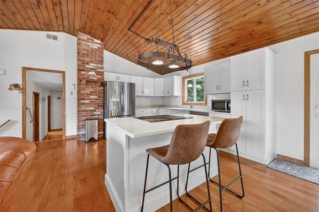 9 Friendship Lane Smithfield, RI 02917 - Photo 6 of 50