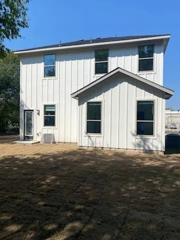 $1,600 | 549 Augustus Street, Trenton, TX 75490