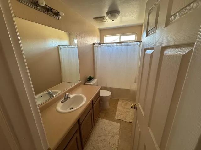 $525,000 | 6349 East Braly Avenue, Fresno, CA 93727