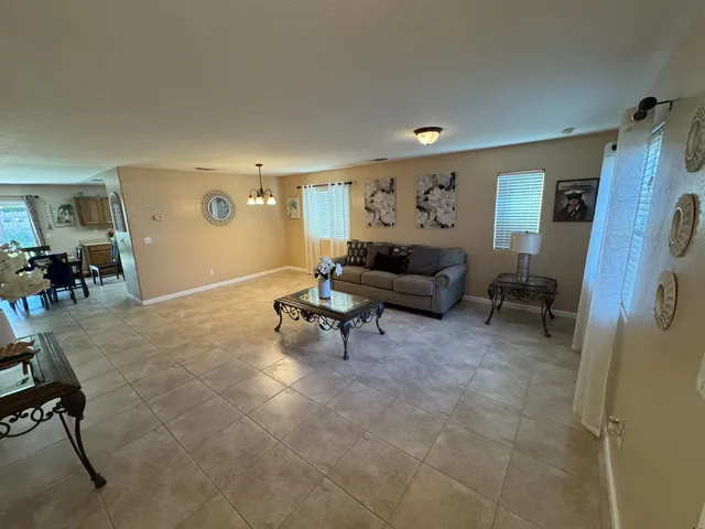 $525,000 | 6349 East Braly Avenue, Fresno, CA 93727