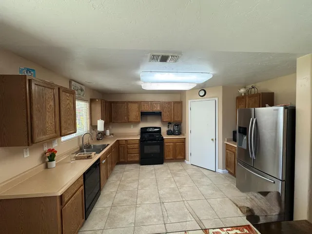 $525,000 | 6349 East Braly Avenue, Fresno, CA 93727