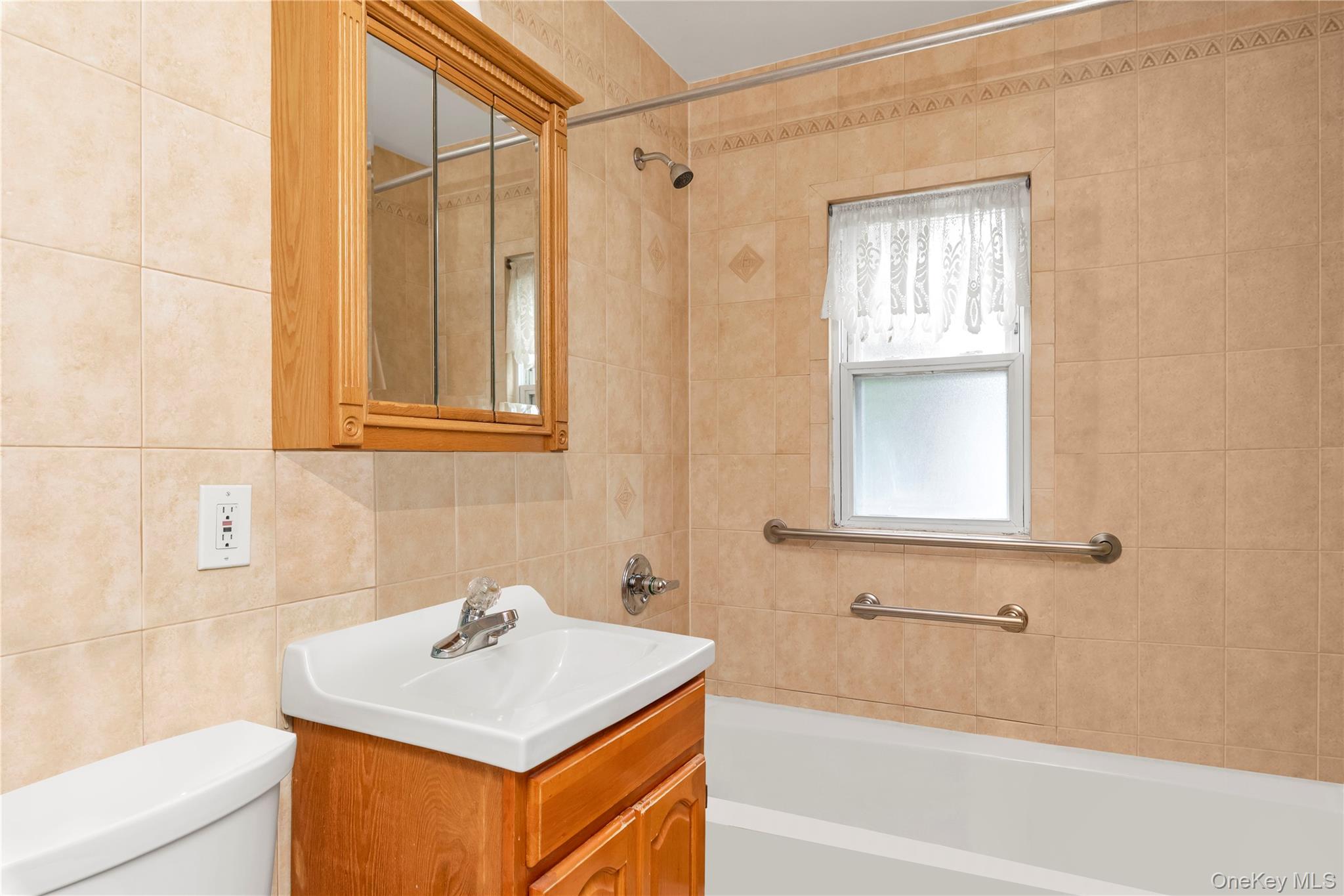 3250 Country Club Road Bronx, NY 10465 - Photo 10 of 13