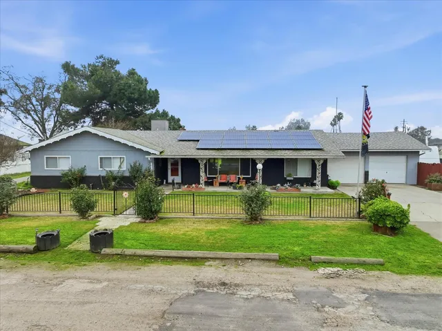 $450,000 | 23468 Valeta Drive, Chowchilla, CA 93610