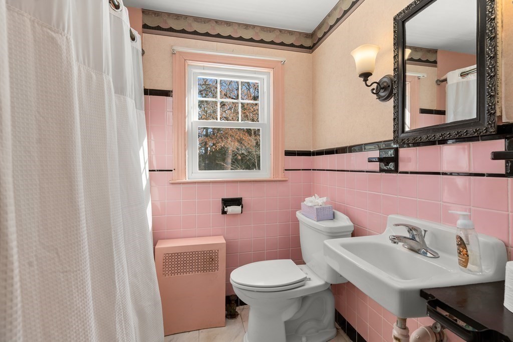 24 Snow Road Grafton, MA 01536 - Photo 8 of 18 Gallery Image 8