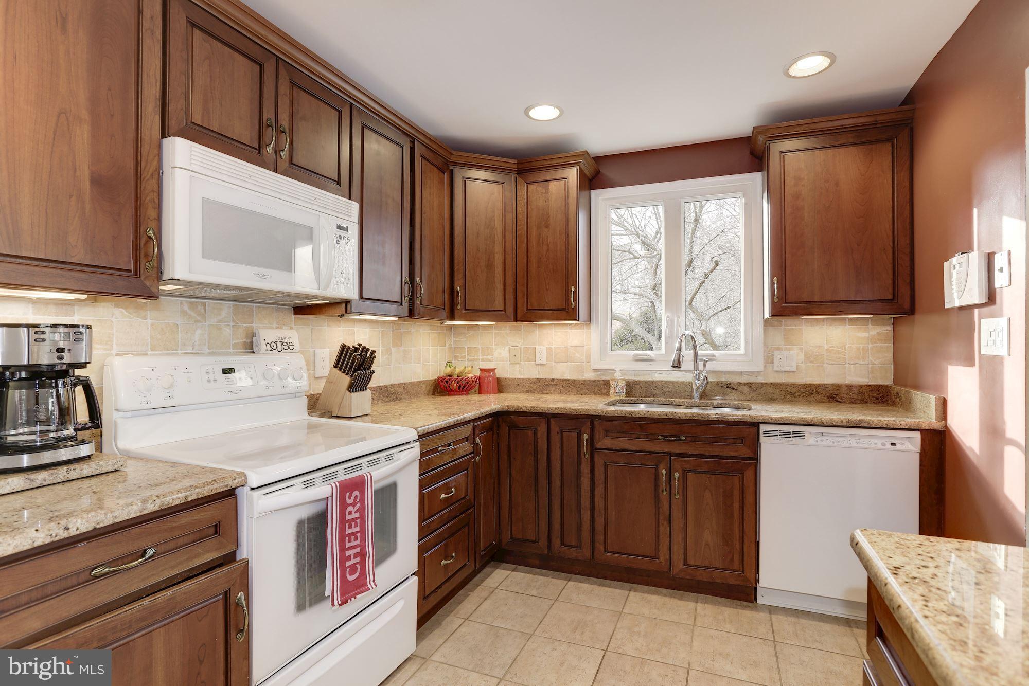 223 Georgetown Road Annapolis, MD 21403 - Photo 5 of 30 Kitchen